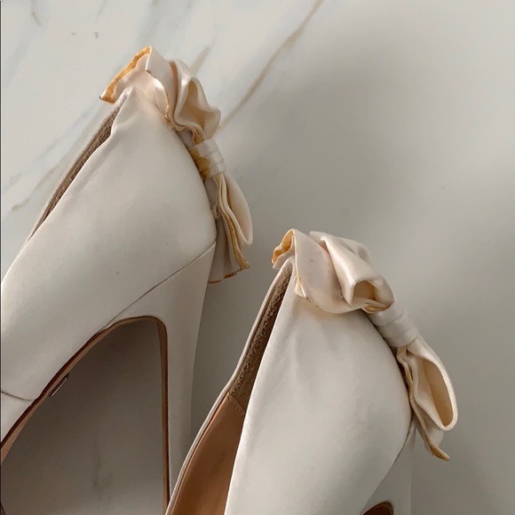Badgley Mischka Statin High Heels - Picture 7 of 7
